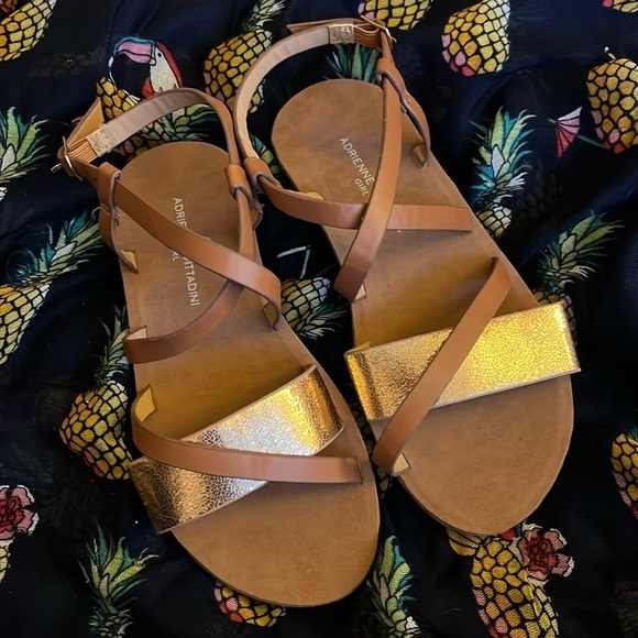 Brand New Adrienne Vittadini Metallic Gold & Tan Ankle Strap Gladiator Sandals - Picture 1 of 13